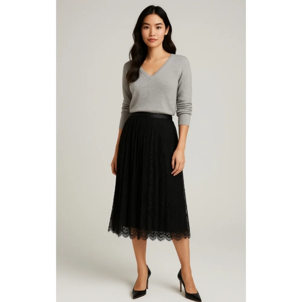 Vintage Escada Pleated Lace Skirt Scalloped Hem US 6 Black